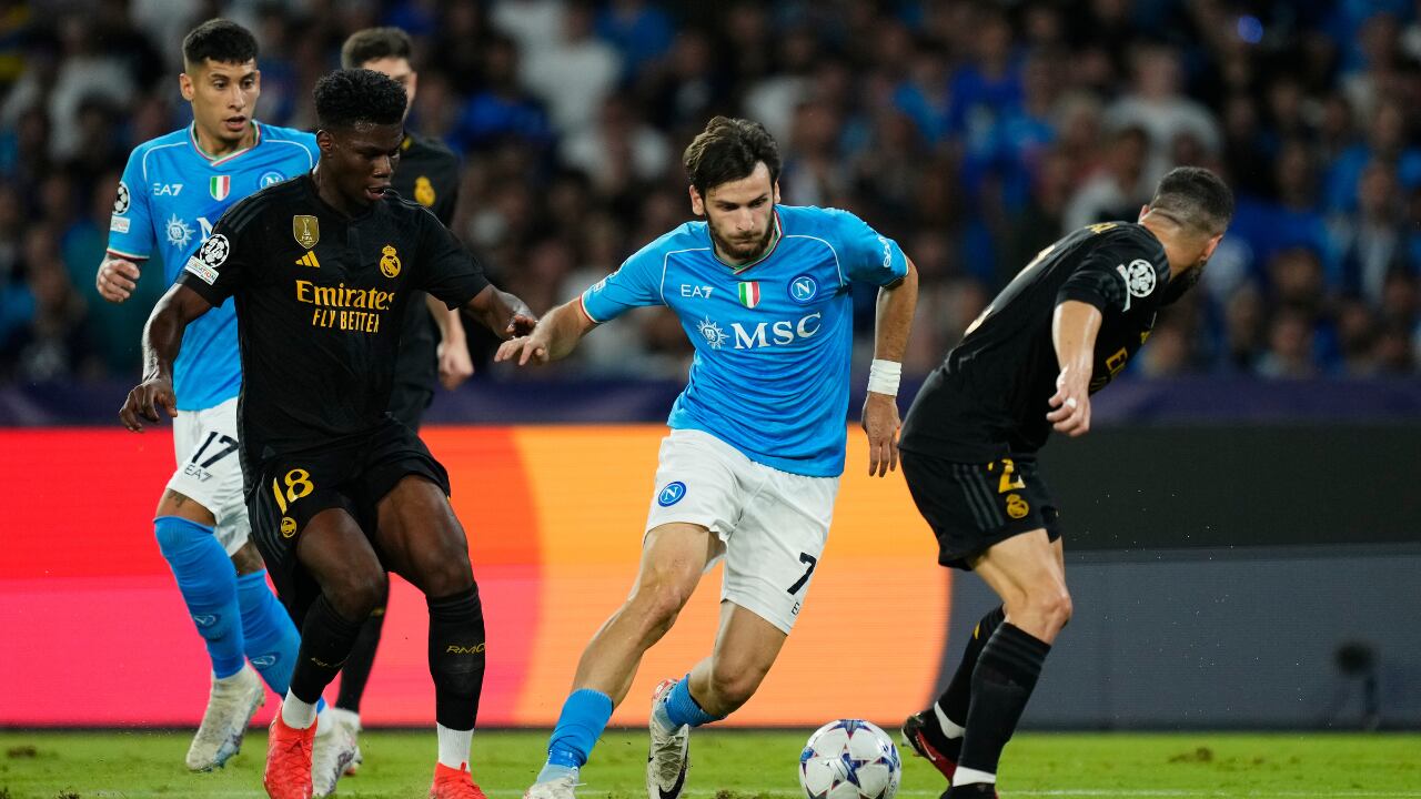 Napoli espera tomar revancha en su visita al Real Madrid en el Santiago Bernabéu