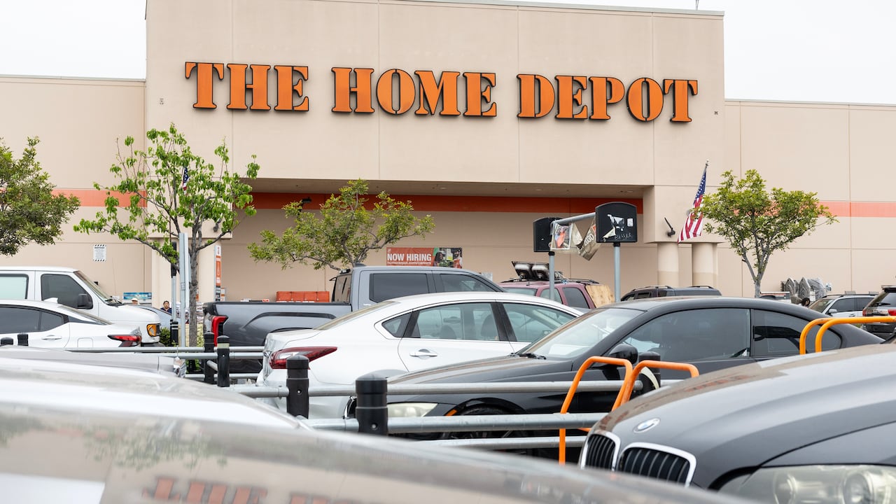 Así se ven los almacenes de Home Depot en Los Ángeles, California.
