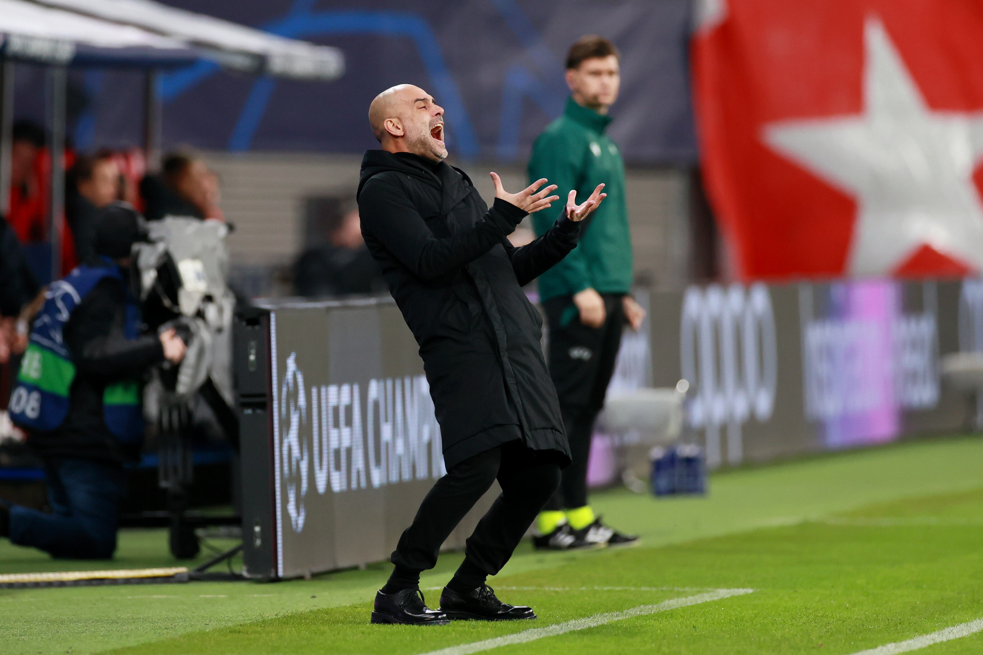 Pep Guardiola se mostró descontento por el nivel de sus dirigidos.