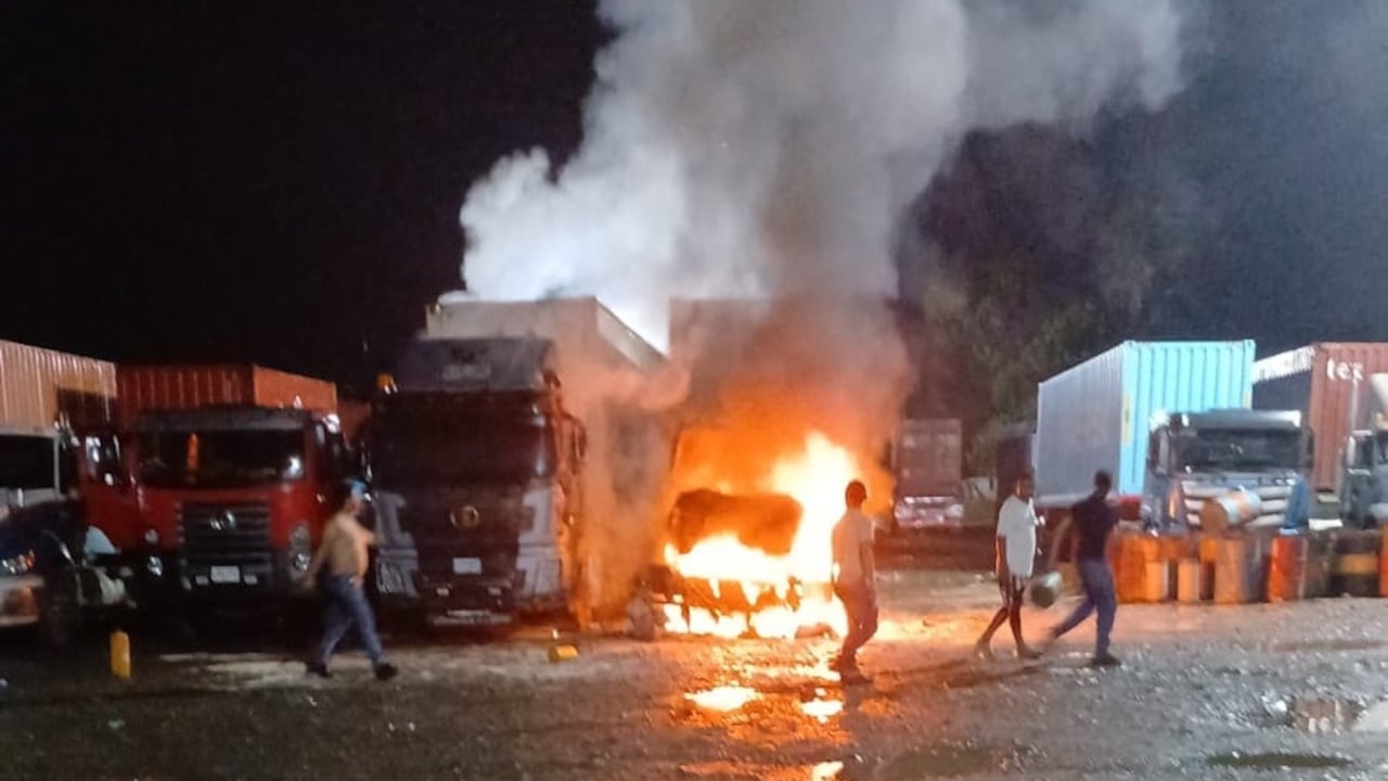 Ataque a vehículos de carga en Buenaventura.