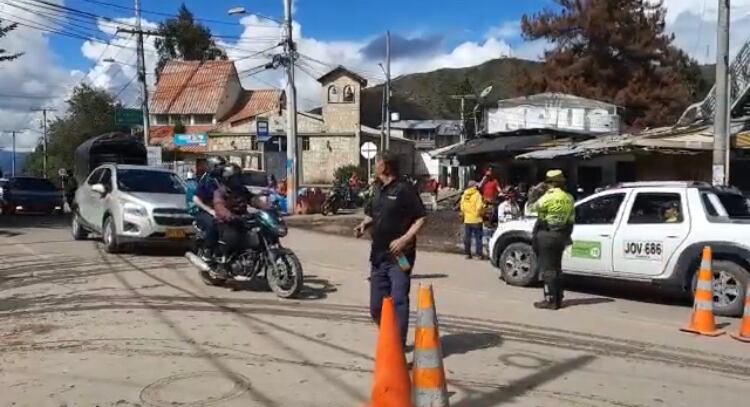 La Secretaría de Movilidad de Bogotá confirmó este sábado que fue rehabilitado el paso vehicular afectado desde hace casi una semana por los derrumbes originados por la fuerte ola invernal que afectan la capital país.