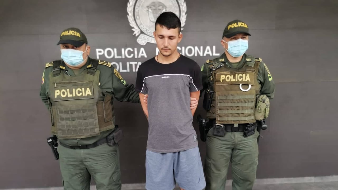 Este sujeto deberá responder por los delitos de concierto para delinquir, extorsión y homicidio.