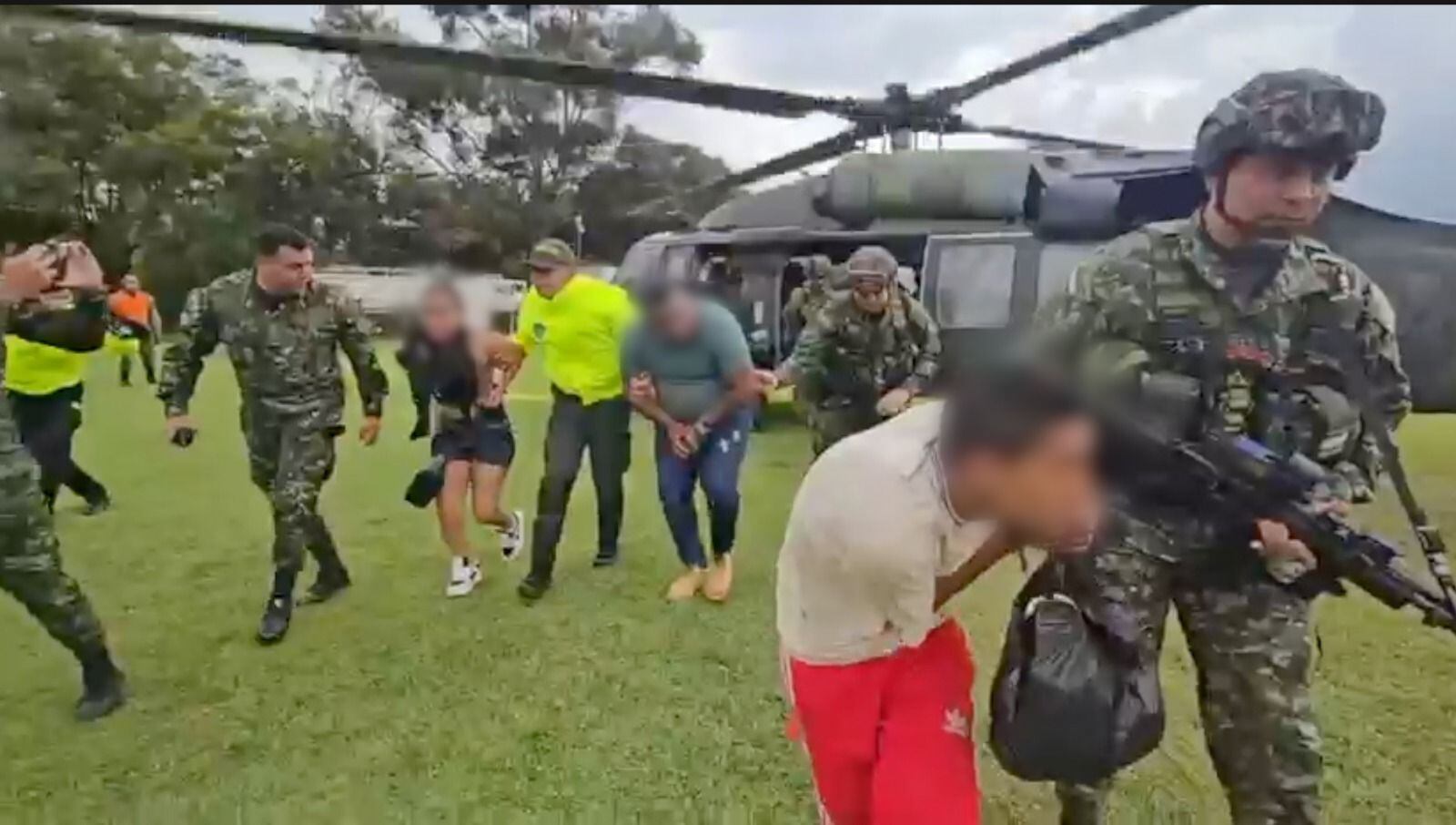 La Policía en operativo de captura contra presuntos integrantes del Clan del Golfo.