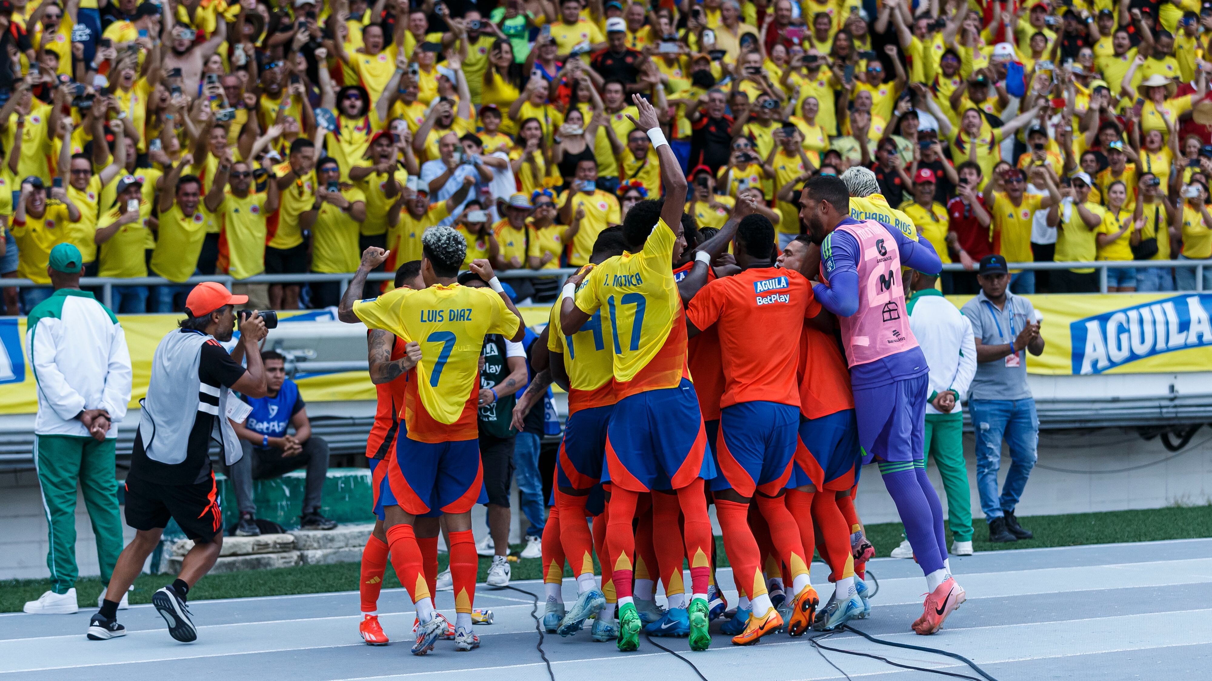 Joya de la Selección Colombia tendría nuevo entrenador que dirigió a Messi: "Muy avanzado"