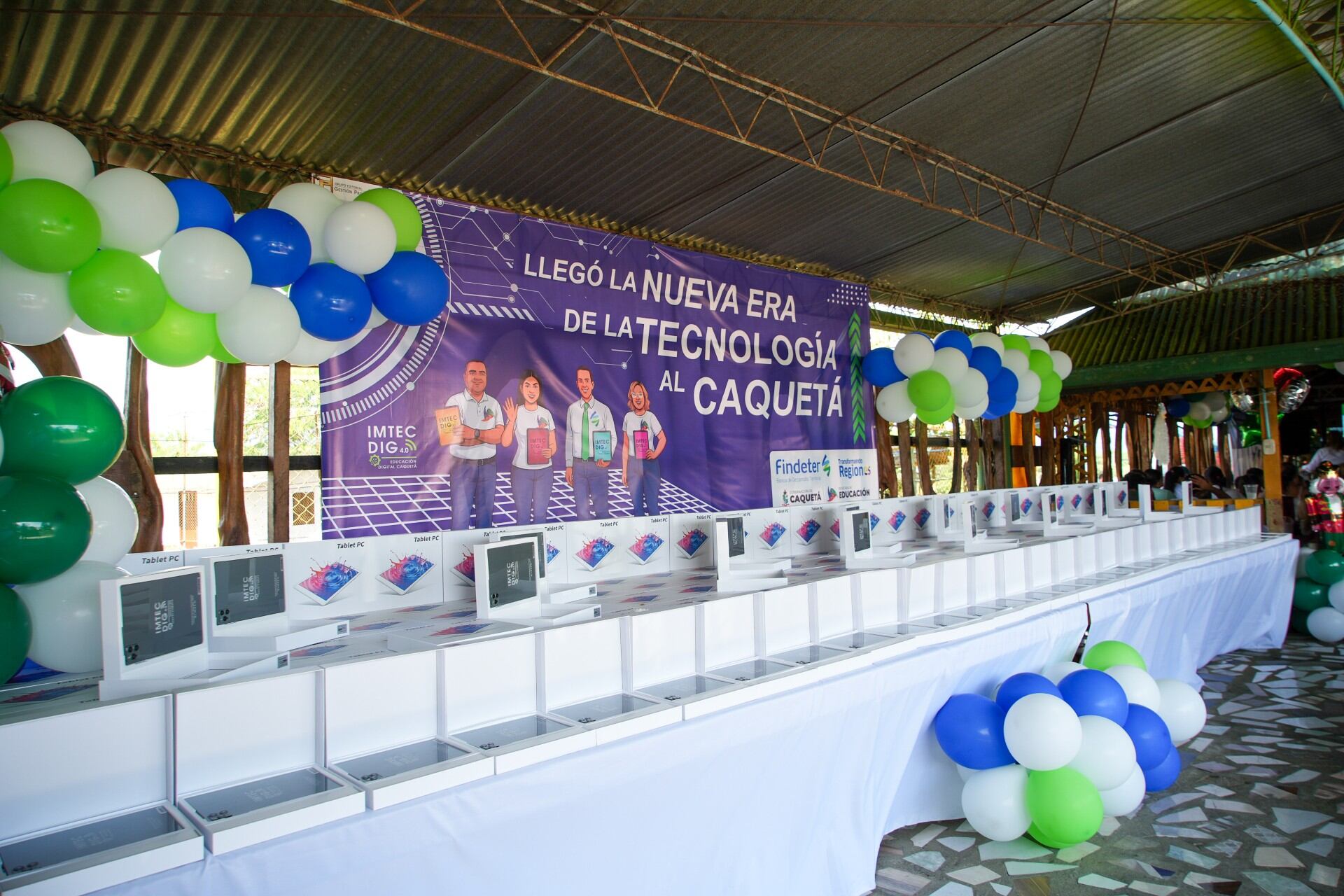 Findeter también entregó una biblioteca digital con 256 obras y recursos pedagógicos disponibles para uso offline, es decir, que se pueden consultar sin conexión.