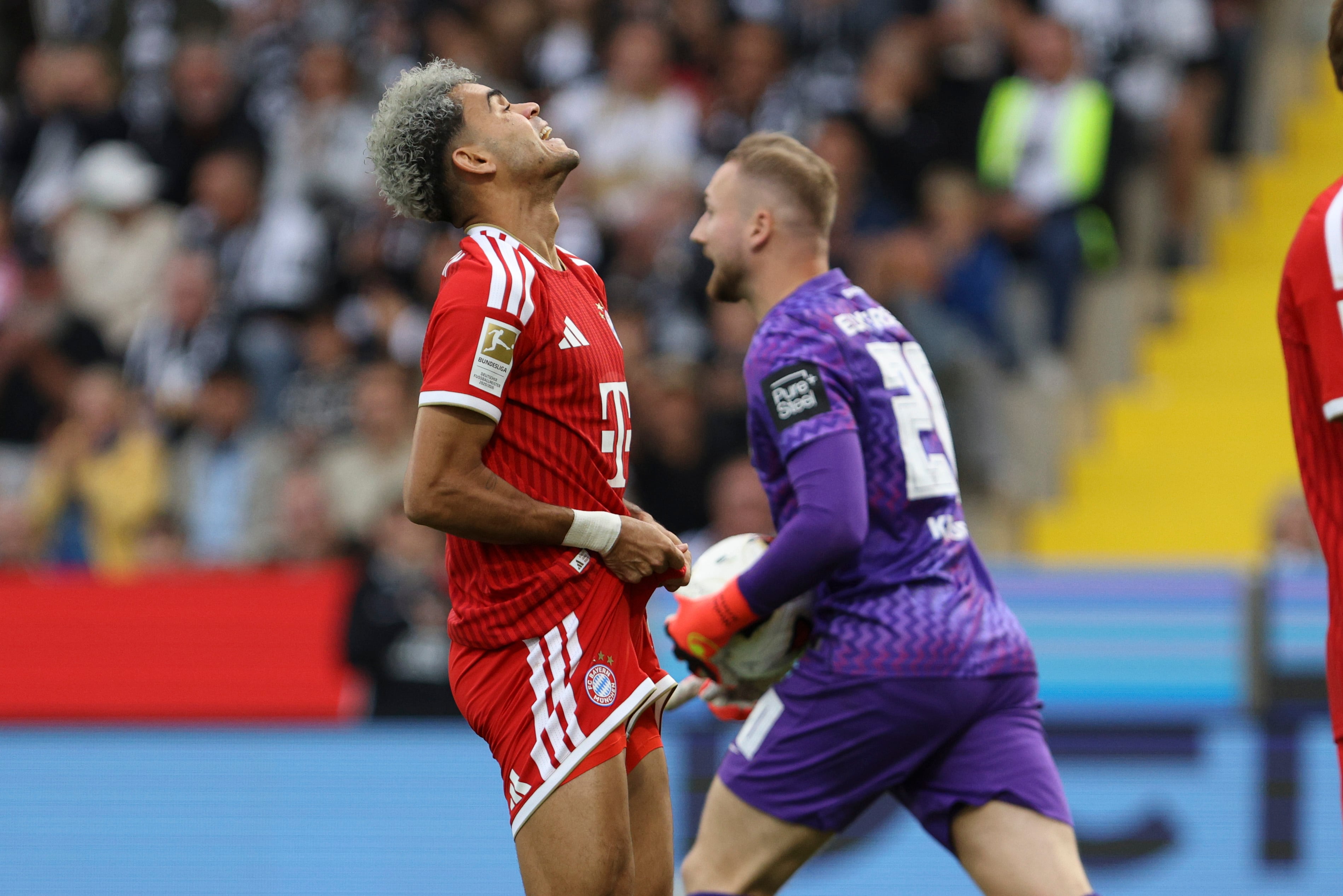 Luis Díaz se lamenta tras una opción de gol que falló