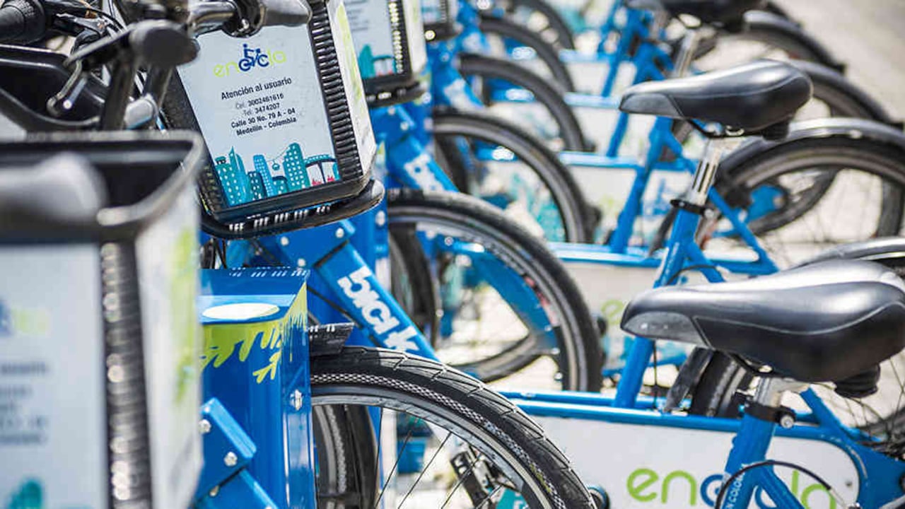 El sistema de bicicletas públicas del Valle de Aburrá cuenta con 1.200 bicis y 53 estaciones. Foto: Cortesía Medellin Convention & Vistitor Bureau