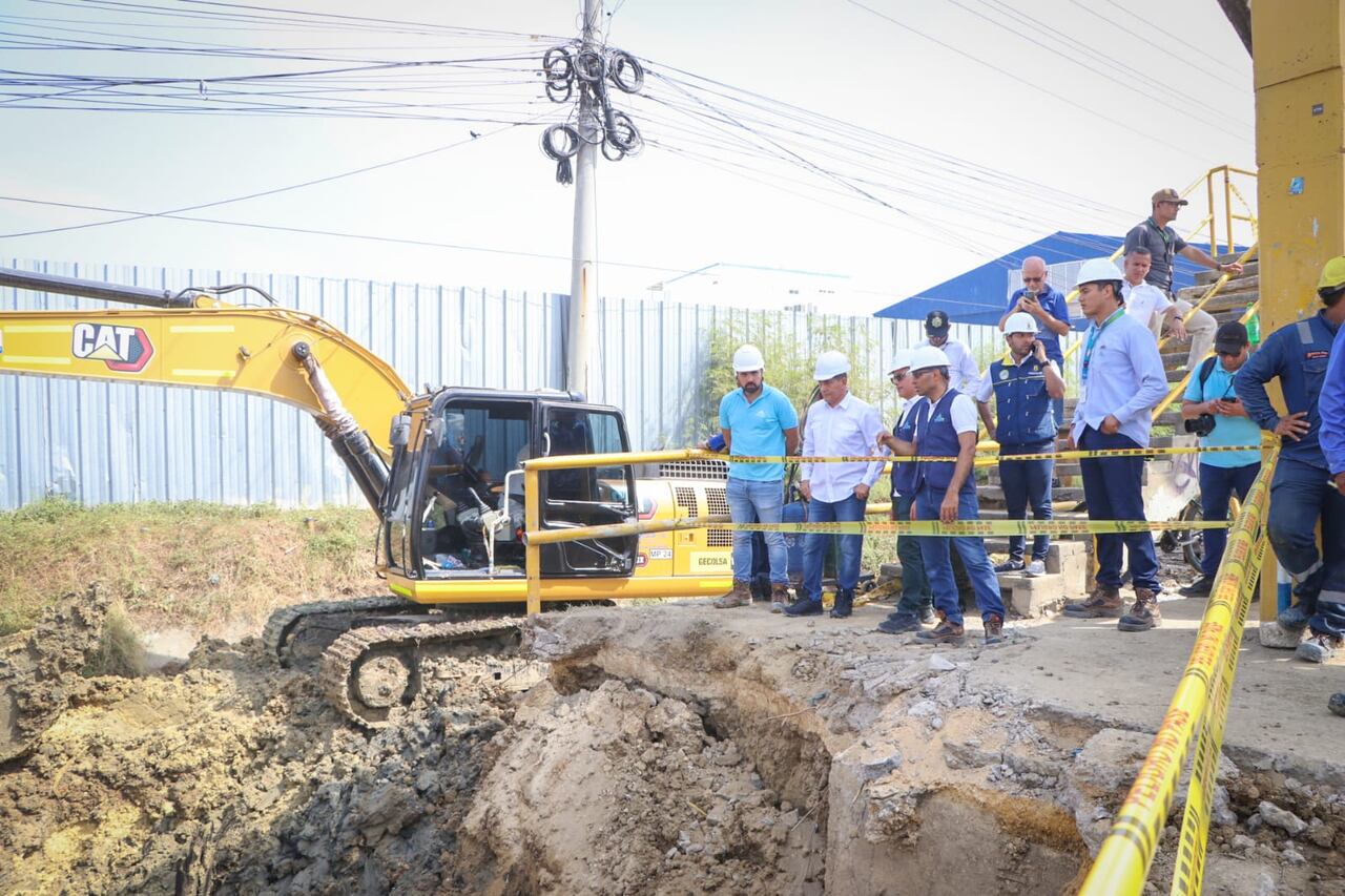 La reparación de la tubería averiada en Ceballos, mantiene sin servicio de agua al 40 % de Cartagena.
