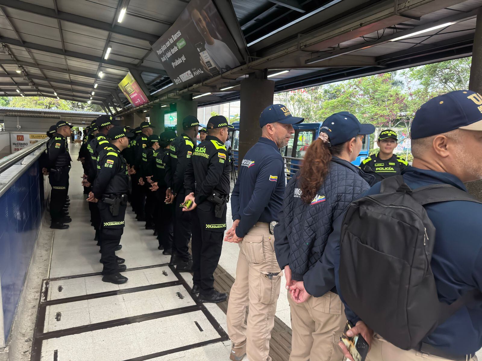 Policía refuerza seguridad en el MÍO: despliegue en ocho terminales y cinco estaciones de Cali