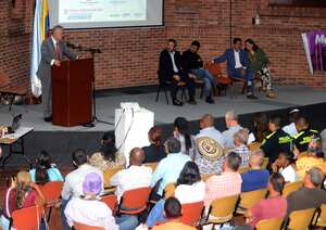 Cali: Foro Perspectiva de seguridad en Cali, con ministro de justicia Néstor Osuna Patiño, foto José L Guzmán. EL País