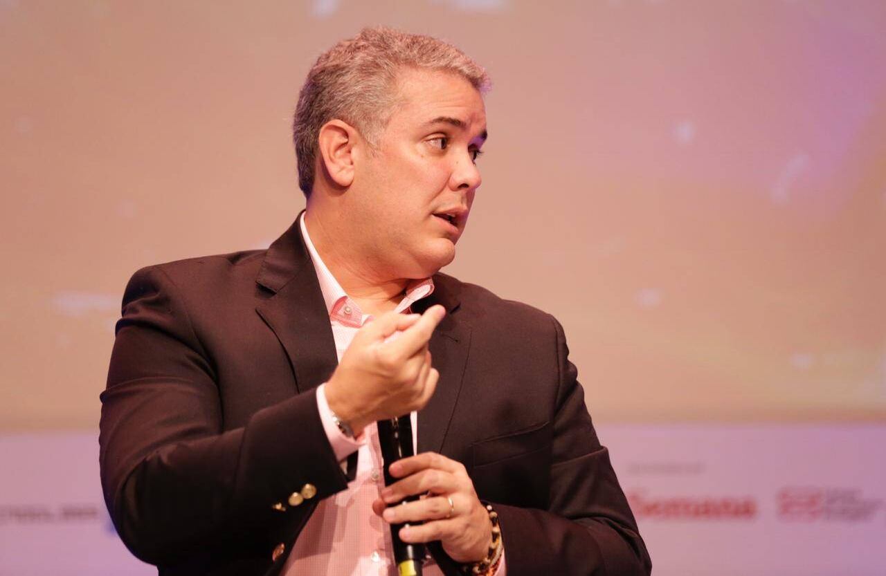 El presidente Iván Duque aseguró, en una charla con Alejandro Santos (director de revista SEMANA), Mónica de Greiff (presidente de la Cámara de Comercio de Bogotá), Rodrigo Pardo (director editorial de revista SEMANA) y Enrique Peñalosa (alcalde de Bogotá) que "el talento es un recurso repartido democráticamente, todos lo tienen".