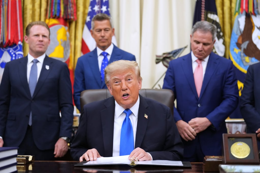 El presidente Donald Trump habla en el Despacho Oval de la Casa Blanca durante una reunión con ejecutivos de viajes, el miércoles 2 de septiembre de 2026, en Washington. (Foto AP/Jacquelyn Martin)