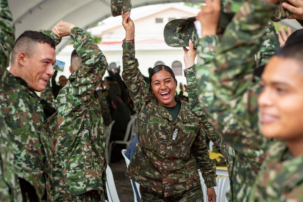 Gracias a la campaña ‘Correo de la Gratitud’, los miliares y policías tienen comunicación con sus familias mientras adelantan sus labores en diferentes zonas de Colombia.