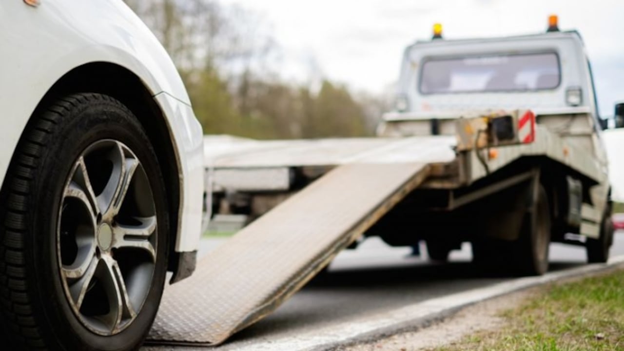 La inmovilización de los carros es una sanción.