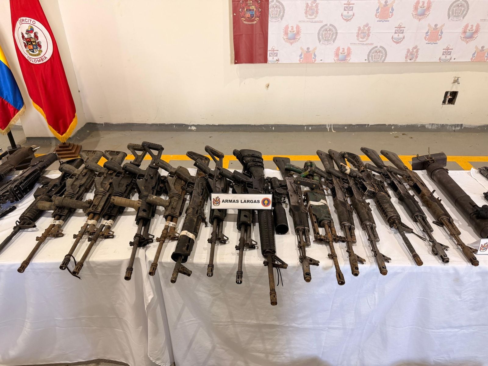 Armamento incautado en operativo contra alias Calarcá.