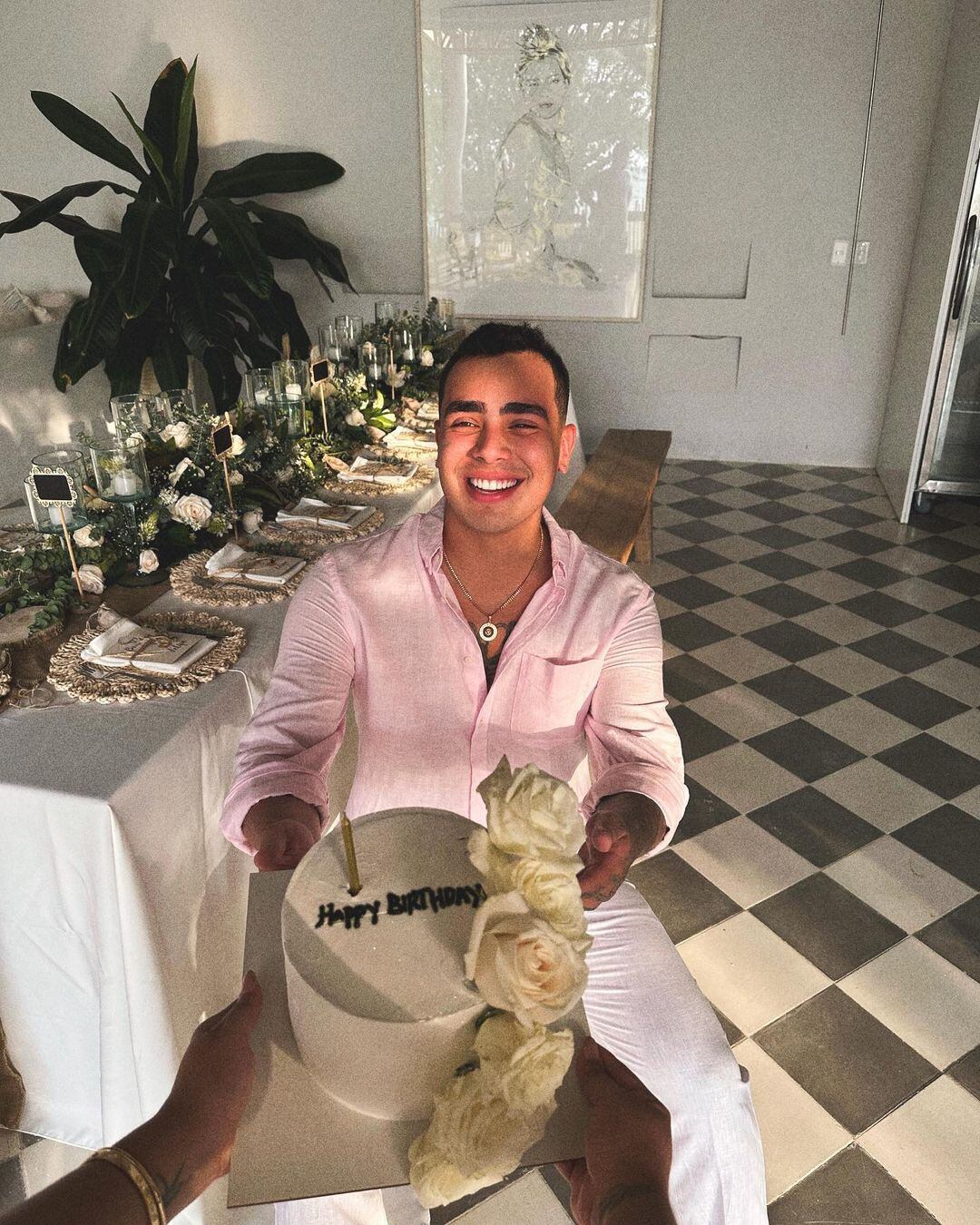 Valdiri le regalo una fiesta inolvidable de cumpleaños a su esposo Felipe Saruma. Foto: Instagram @andreavaldirisos.