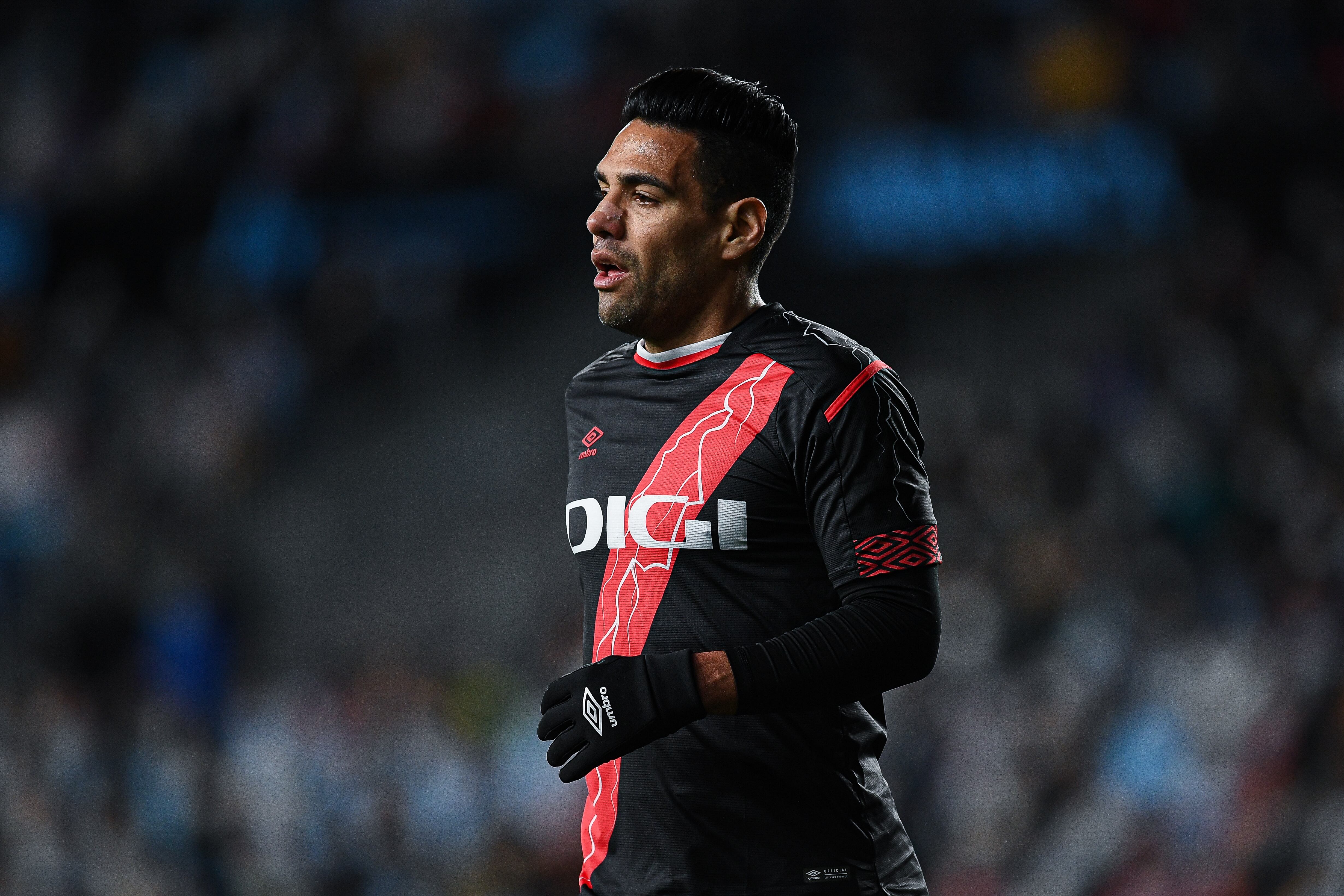 El delantero colombiano estuvo presente en la derrota de los suyos ante Elche.