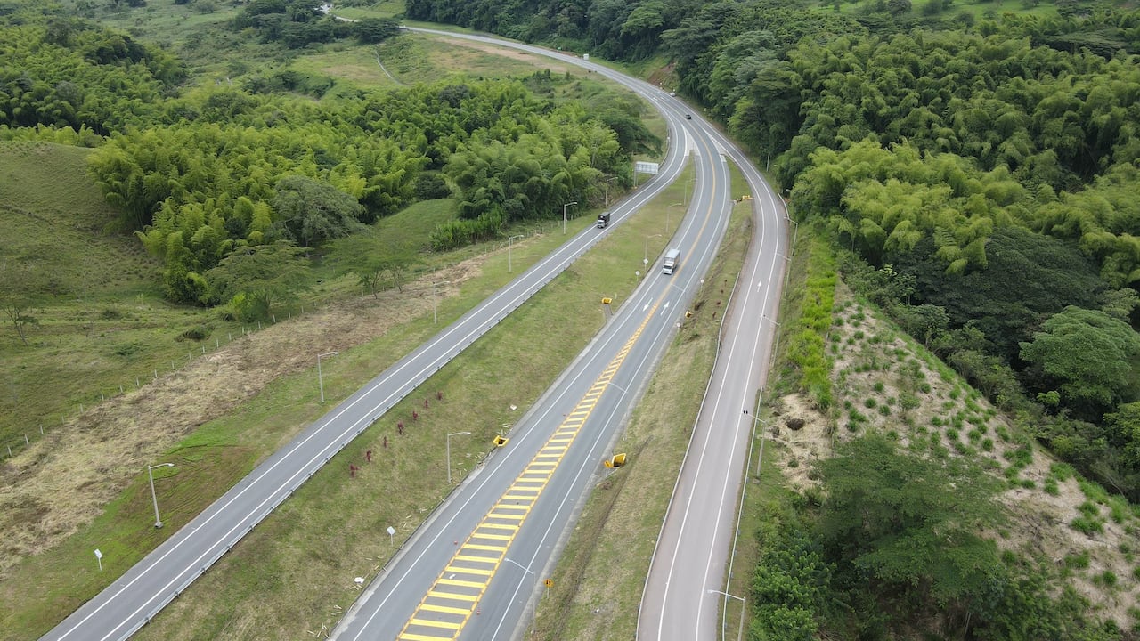 La Concesión Pacífico Tres trabaja en la vía Manizales - Medellín
