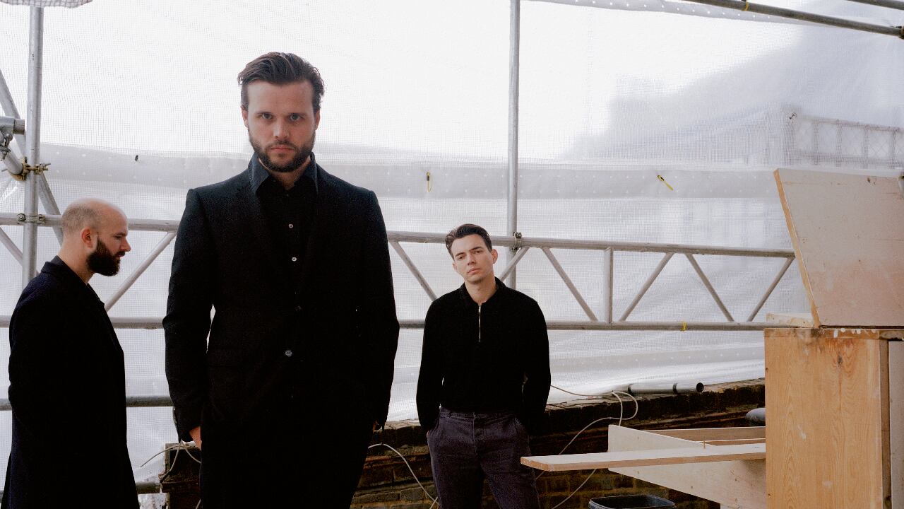 As I Try Not To Fall Apart / WHITE LIES