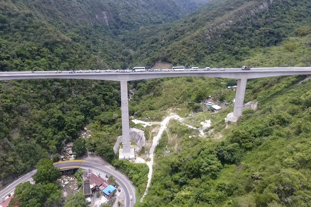 Esta vía pertenece a la Unidad Funcional 3.