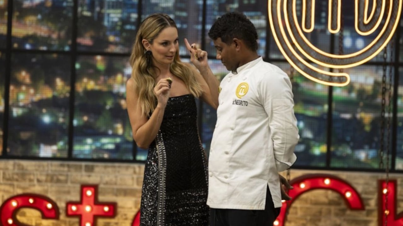 Claudia Bahamón y 'El Negrito' en 'MasterChef Celebrity'.