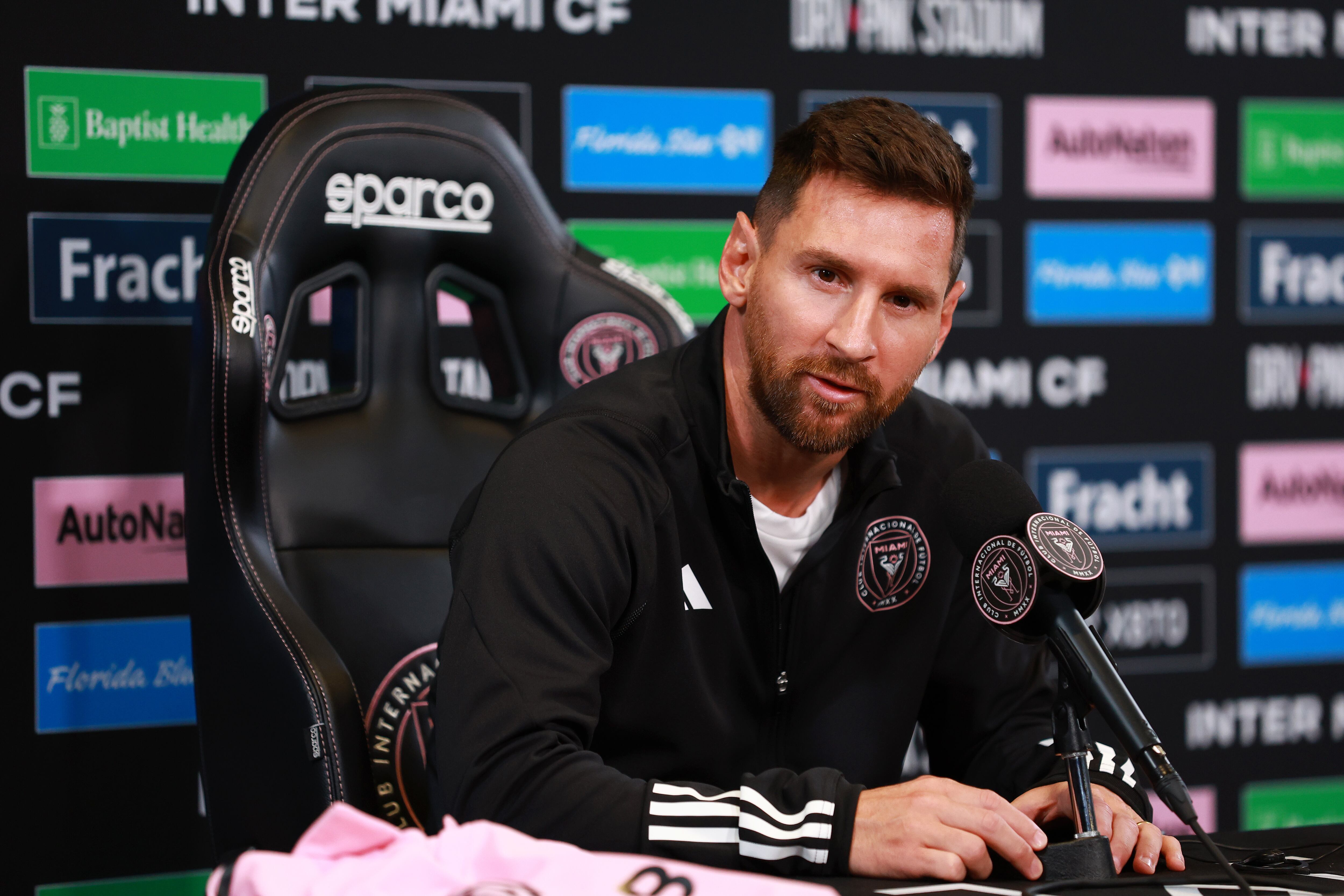 Lionel Messi en su primer conferencia de prensa en Estados Unidos.