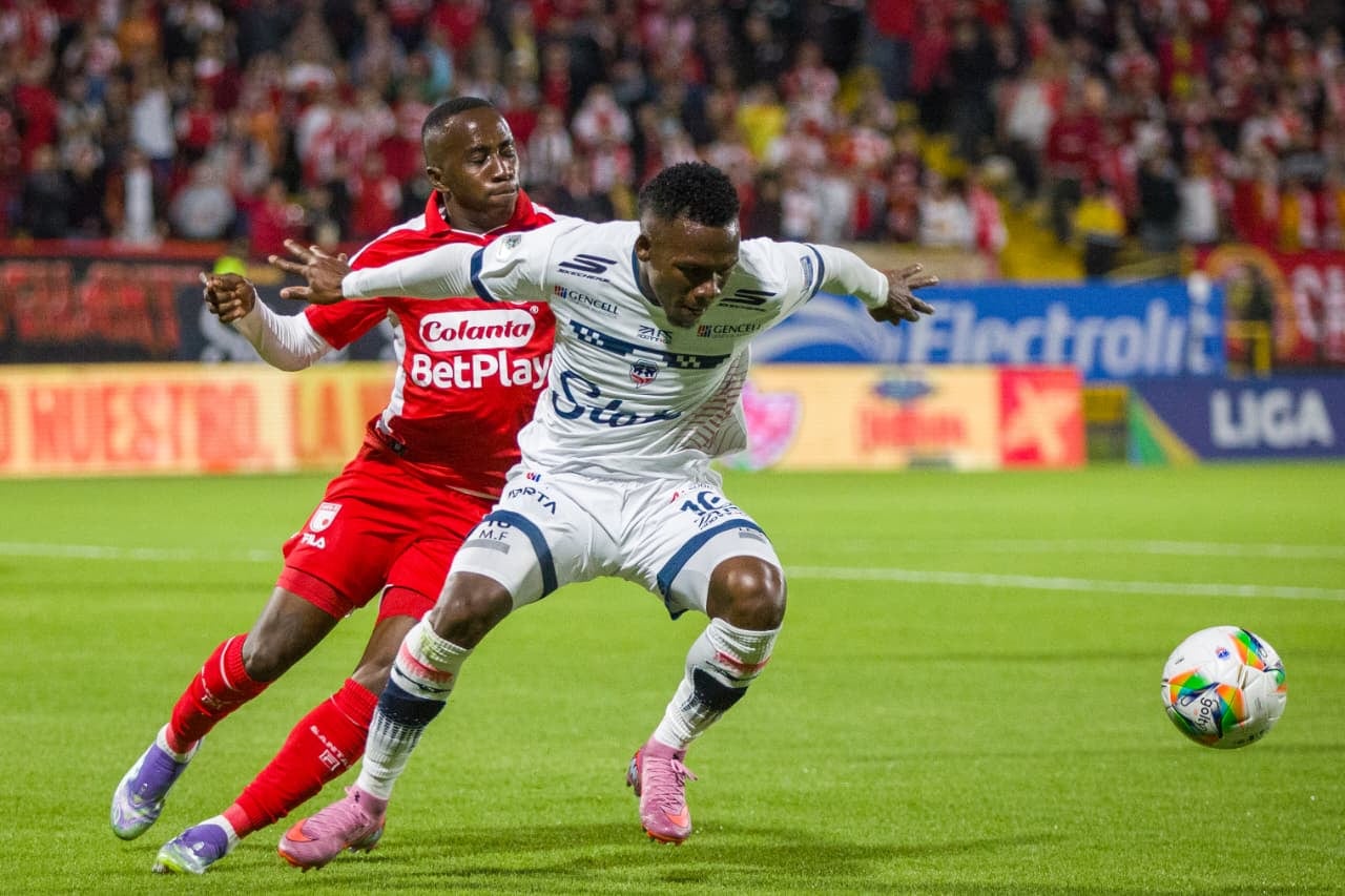 Fortaleza CEIF enfrenta a Independiente Santa Fe , por encuentro válido de la Liga BetPlay I 2026 de la fecha 9, en el Estadio Metropolitano de Techo.