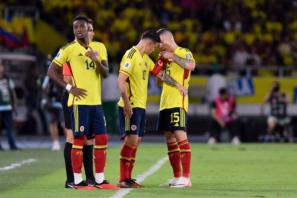 BARRANQUILLA, COLOMBIA - SEPTEMBER 07: James Rodriguez of Colombia receives the captain's armband from Matheus Uribe of Colombia uring a FIFA World Cup 2026 Qualifier match between Colombia and Venezuela at Metropolitano Stadium on September 07, 2023 in Barranquilla, Colombia. (Photo by Gabriel Aponte/Getty Images)
