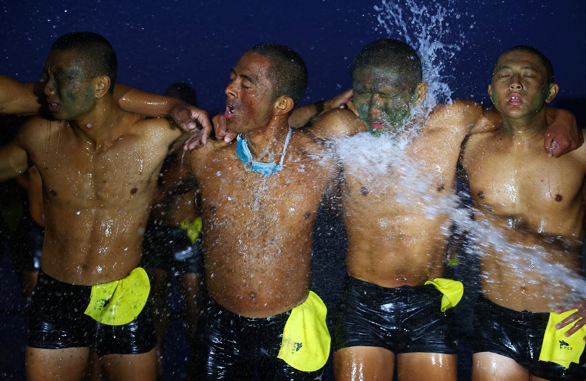 dentro del campo de entrenamiento de hombres rana de la marina de Taiwán.