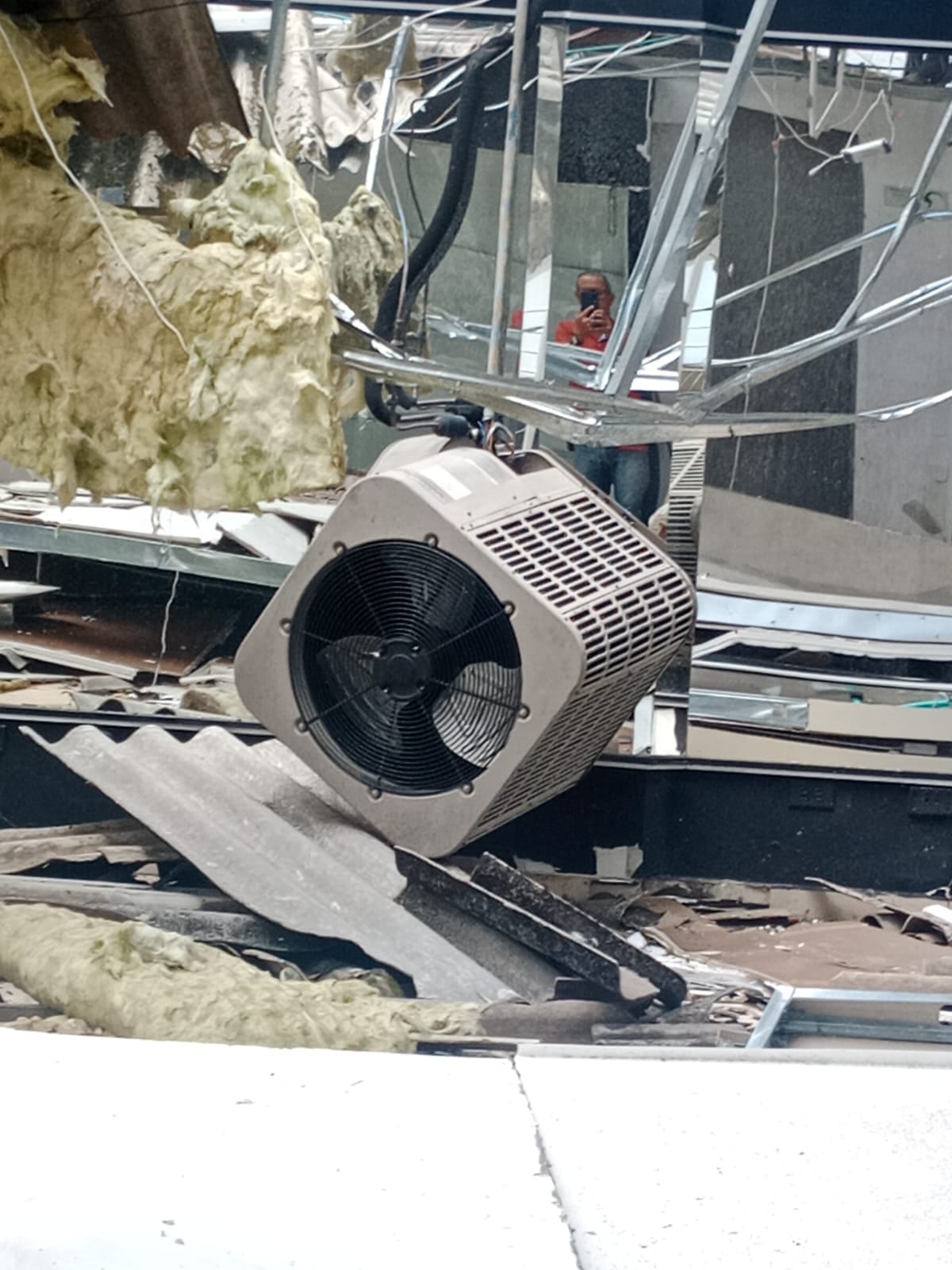 Instalaciones de Gamanuclear en el Eje Cafetero afectadas por el terremoto. En la empresa aseguran que pueden adecuar una nueva sede en tres meses, pero advierten que los permisos del Invima y el Servicio Geológico podrían extender ese plazo.