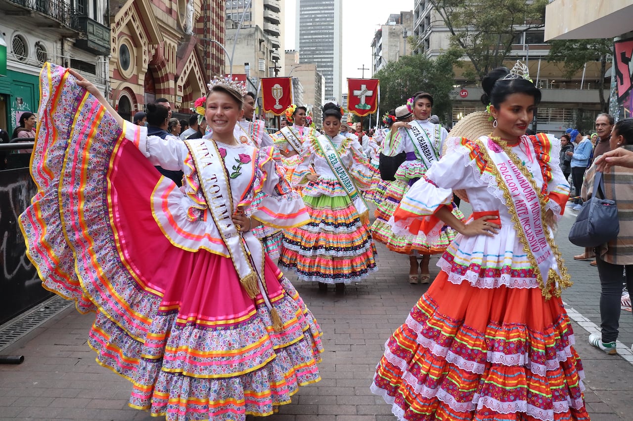 LA ALCALDÍA DE IBAGUÉ Y LA GOBERNACIÓN DEL TOLIMA PRESENTARON EN EL TEATRO JORGE ELIECER GAITÁN DE BOGOTÁ EL FESTIVAL FOLCLÓRICO COLOMBIANO QUE SE REALIZARÁ DEL 15 AL 30 DE JUNIO EN IBAGUÉ.