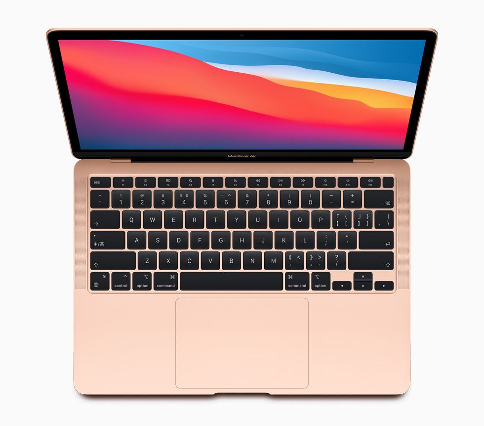 La nueva MacBook Air trae mejoras en mejora la calidad de imagen y en su cámara.