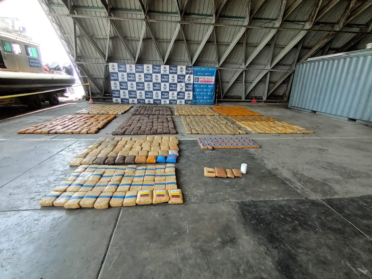 El personal naval desplegó una Unidad de Reacción Rápida – URR de la Estación de Guardacostas de Buenaventura, permitiendo este golpe al tráfico de estupefacientes.