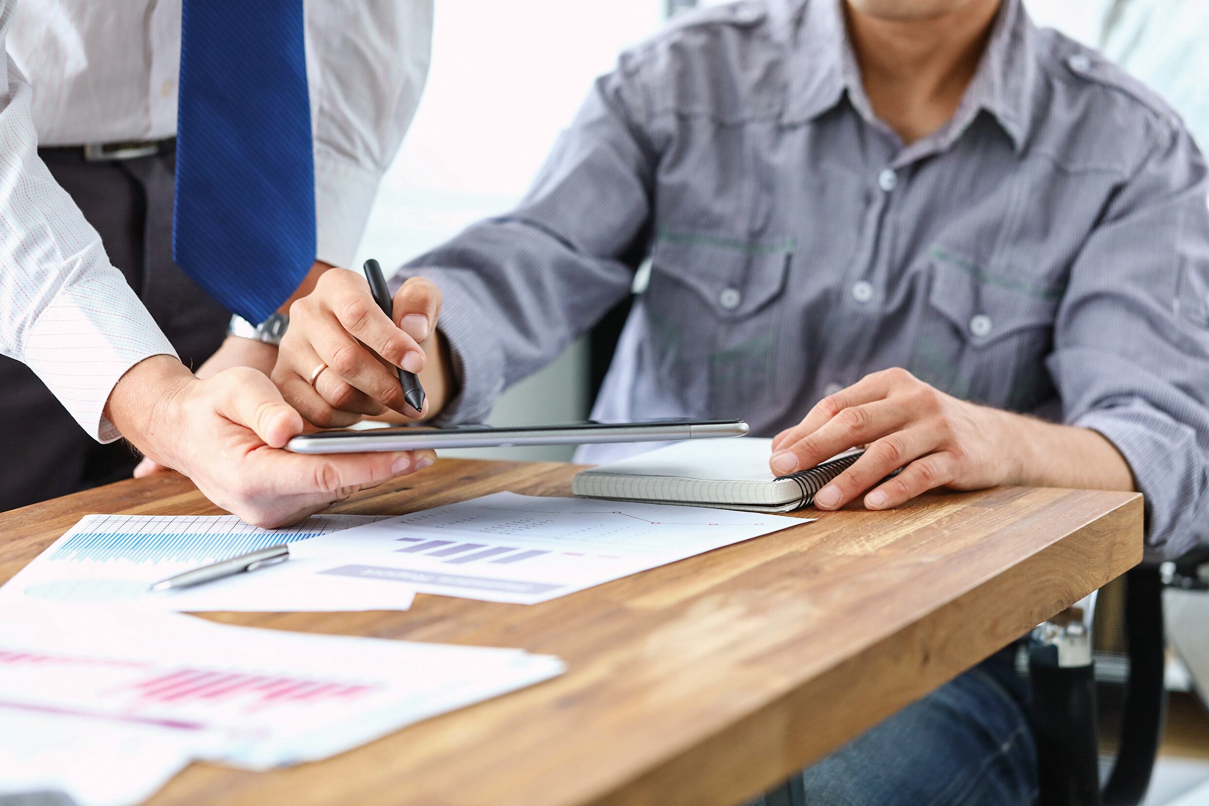 Para Esteban Madiedo, gerente general de Technokey, cuando se usa la firma digital se tiene la garantía de que el documento se considera íntegro, que el contenido no ha sido modificado desde su creación y transmisión, y que el receptor tampoco puede modificarlo.