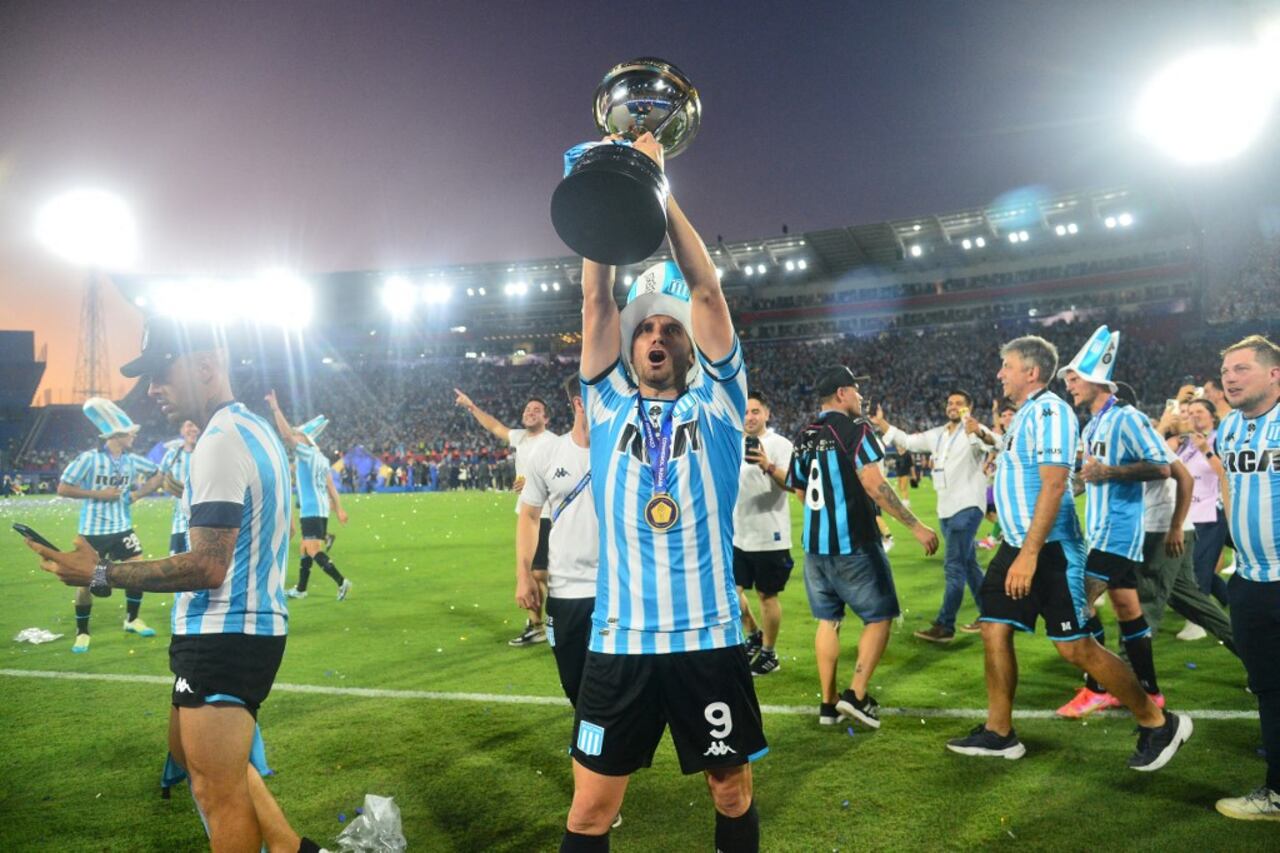 Adrián ‘Maravilla’ Martínez, campeón y goleador con Racing de la Copa Sudamericana 2024, es pretendido por el América de Cali.