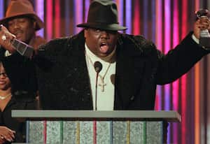 Los seguidores de Bad Boy Records creen que el mejor rapero de todos los tiempos es Notorious B.I.G. Su productor, Sean ‘Diddy’ Combs, logró uno de sus mayores éxitos con la canción “I‘ll be missing you”, que dedicó a la memoria de su amigo