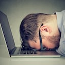 ¿Por qué sale la pantalla negra en el computador?