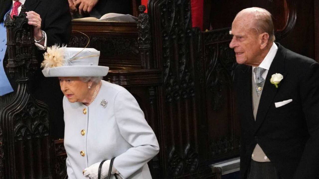 La reina Isabel y su esposo ya fueron vacunados contra el coronavirus