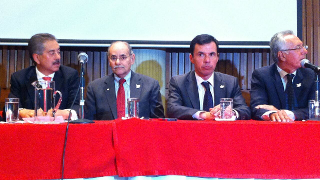 De izquierda a derecha: Joaquín Camelo, Horacio Serpa, Guillermo Rivera y Guillermo Alfonso Jaramillo.