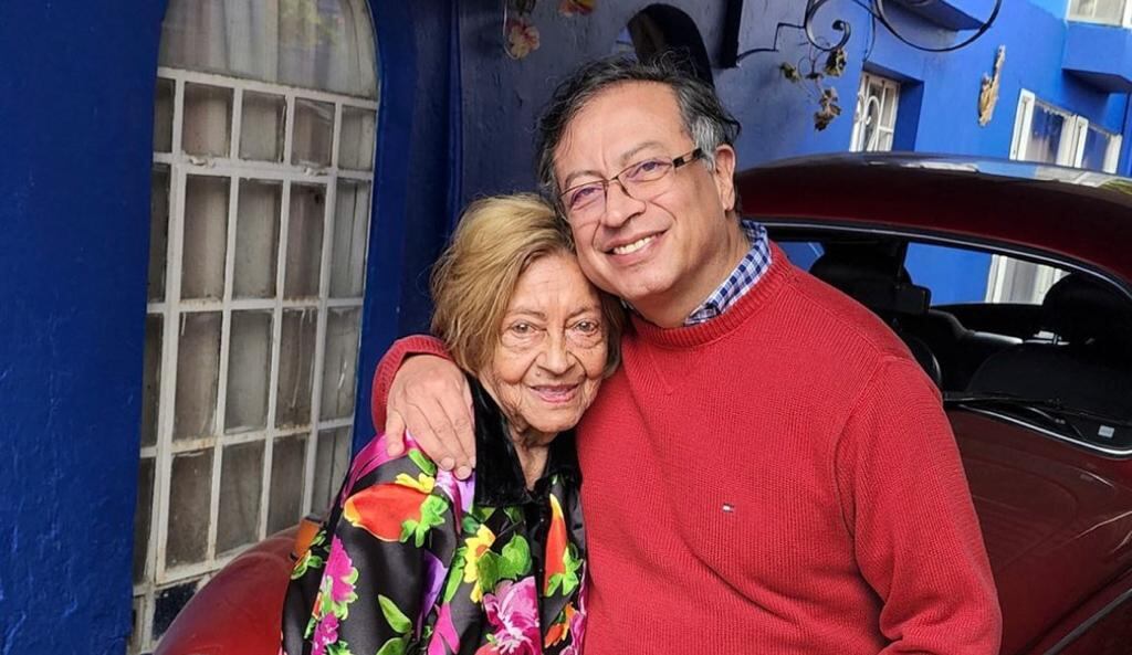 Presidente Gustavo Petro y su mamá