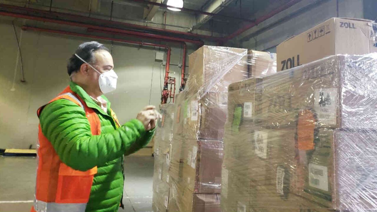 Coronavirus hoy: llegaron al país 50 ventiladores para hacerle frente al brote/Foto: @LGPlata