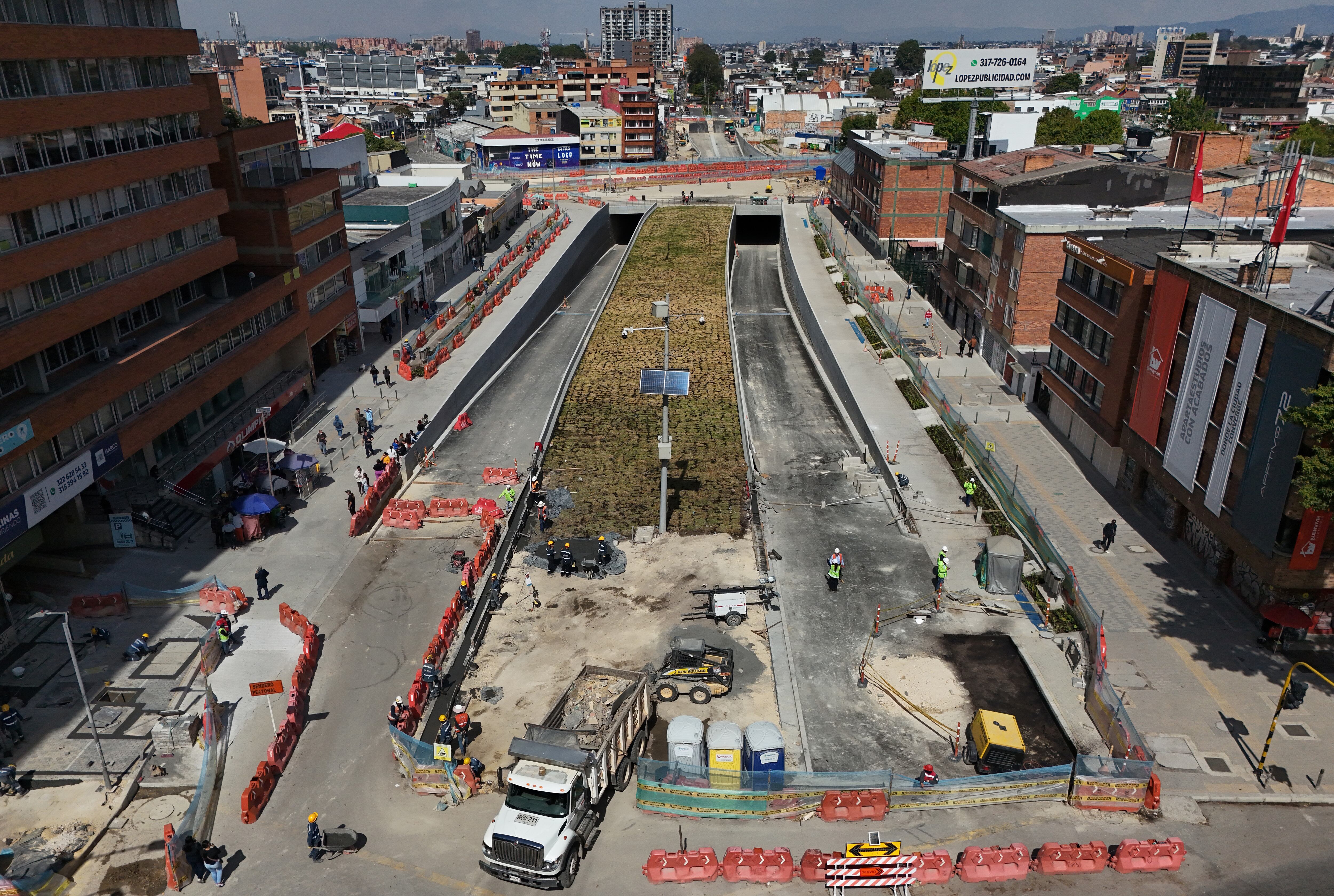 Obras  Metro de Bogotá intercambiador vial Calle 72 avenida Caracas
construcción de la primera Línea del Metro 
Bogota enero 21 del 2025
Foto Guillermo Torres Reina - SEMANA