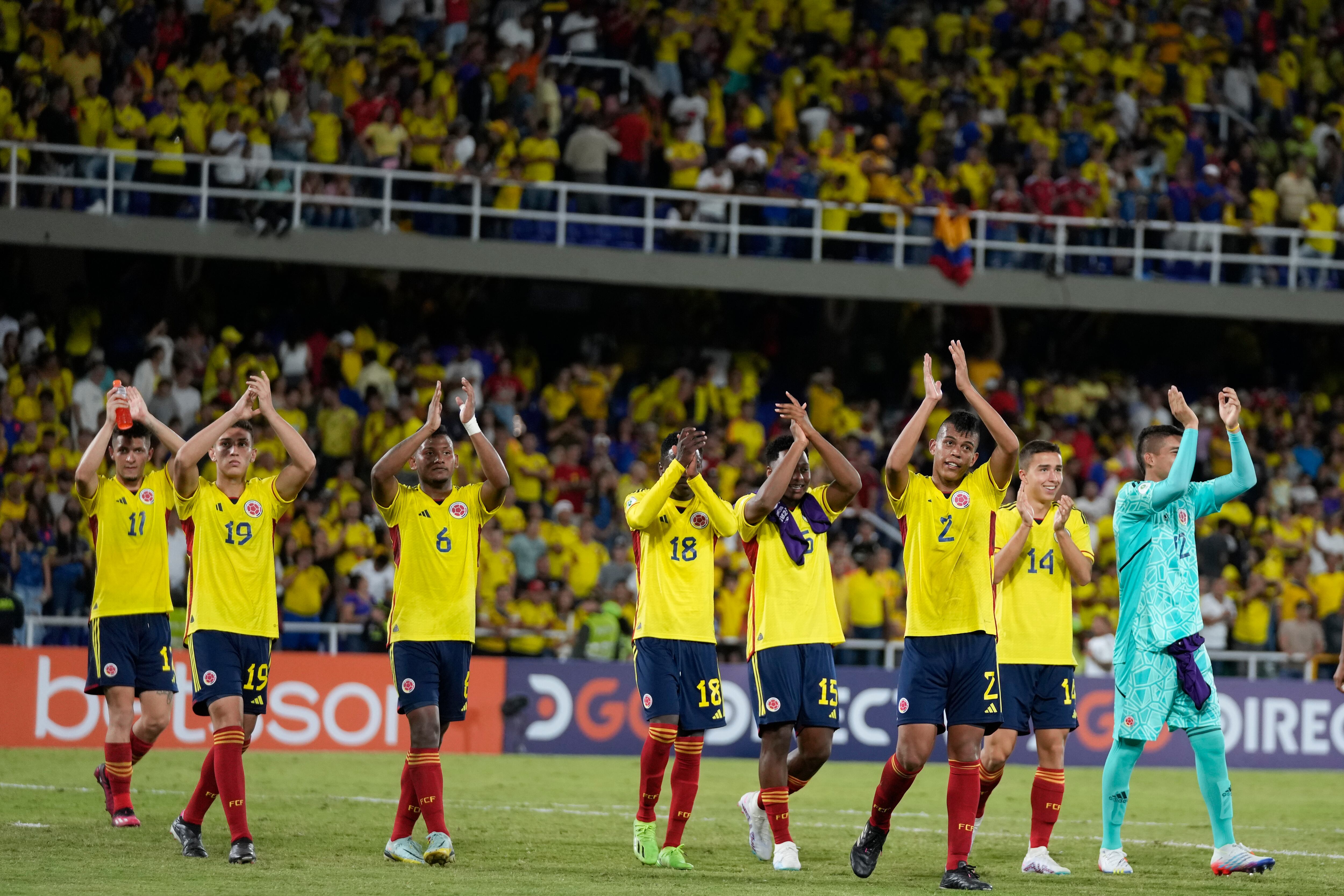 Players of Colombia celebrate defeating Argentina in a South America U-20 Championship soccer match in Cali, Colombia, Friday, Jan. 27, 2023. (AP Photo/Fernando Vergara)