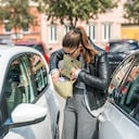 Perder las llaves del vehículo es una situación que puede requerir diferentes alternativas para recuperar el acceso al automóvil.