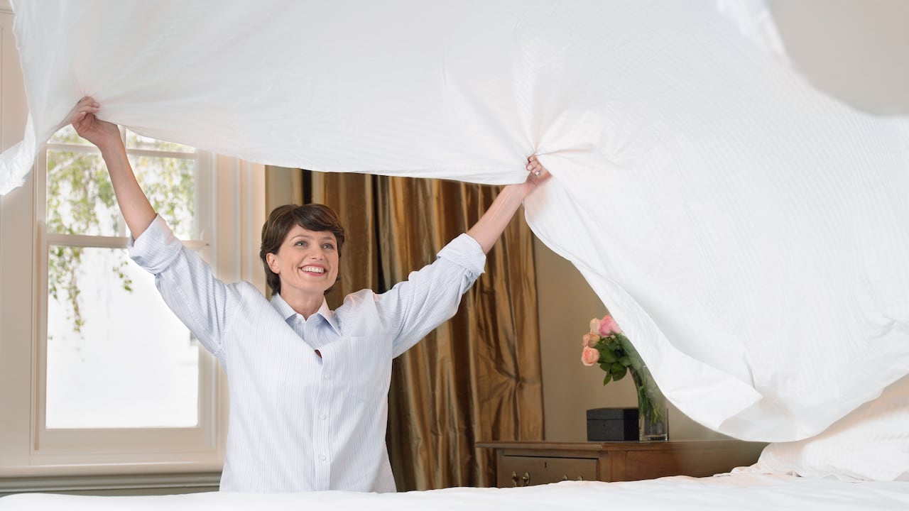 Limpiar sábanas es importante para la higiene.