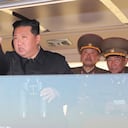 Kim Jong Un supervisa el lanzamiento de una nueva arma táctica en Corea del Norte