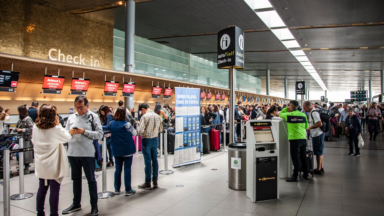 El país norteamericano ubicó a Colombia en el nivel tres de avisos de viaje y recomendó a las personas que quieran visitar este país que deberían “reconsiderarlo”.