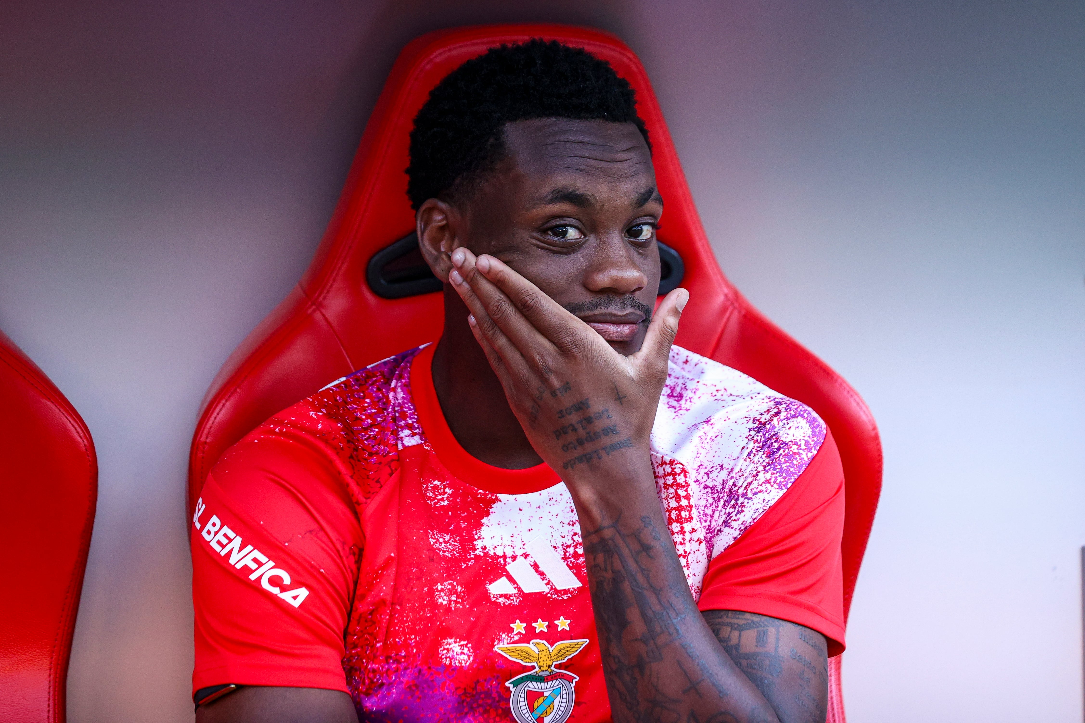 LISBON, PORTUGAL - AUGUST 6: Jhon Duran of SL Benfica during the match between SL Benfica and Heart of Midlothian for UEFA Europa League Third Qualifying Round 1st Leg at Estadio da Luz on August 6, 2026 in Lisbon, Portugal. (Photo by Carlos Rodrigues/Getty Images)