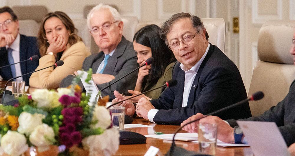   El exministro Ocampo tiene varias preocupaciones sobre la reforma a la salud y teme que pueda caerse en la Corte Constitucional al no ser tramitada como ley estatutaria.