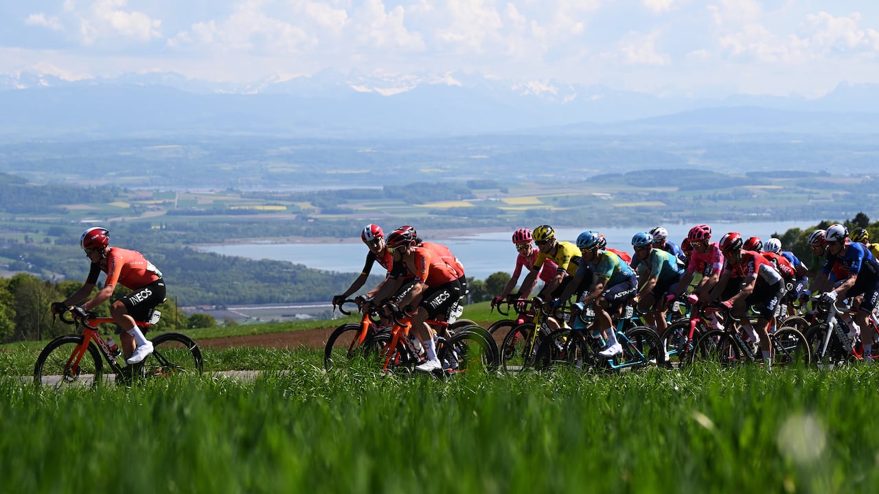 FRIBOURG, SWITZERLAND - APRIL 30: (L-R) Michael Leonard of Canada, Carlos Rodriguez of Spain, Ben Swift of Great Britain and Team INEOS Grenadiers, Archie Ryan of Ireland and Team EF Education-Easypost, Menno Huising of Netherlands and Team Visma | Lease A Bike, Harold Tejada of Colombia, Clement Champoussin of France and XDS Astana Team, Reuben Thompson of New Zealand and Team Lotto, Stefan Kung of Switzerland and Team Groupama - FDJ and a general view of the peloton competing during the 78th Tour De Romandie 2025, Stage 1 a 194.3km stage from Munchenstein to Fribourg / #UCIWT / on April 30, 2025 in Fribourg, Switzerland. (Photo by Dario Belingheri/Getty Images)